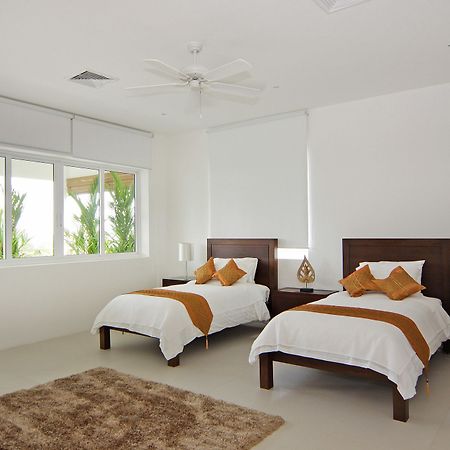 Villa Alangkarn Andaman 5 Bed Infinity Pool With Incredible View Nai Harn Exterior photo