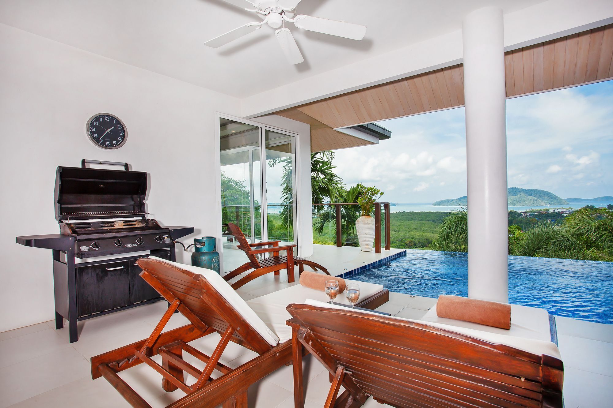 Villa Alangkarn Andaman 5 Bed Infinity Pool With Incredible View Nai Harn Exterior photo